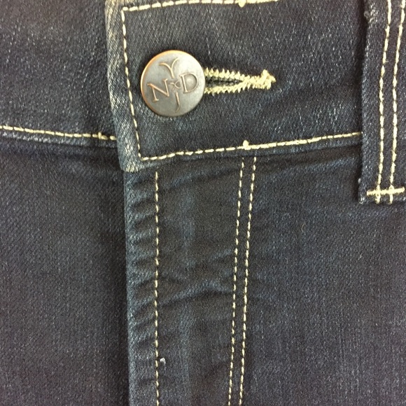 SALE
 NYDJ size 4 Blue Denim Straight JeanE40/2 - Picture 5 of 7